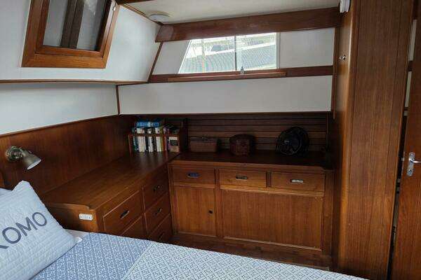 Grand Banks 42 Classic Yacht For Sale