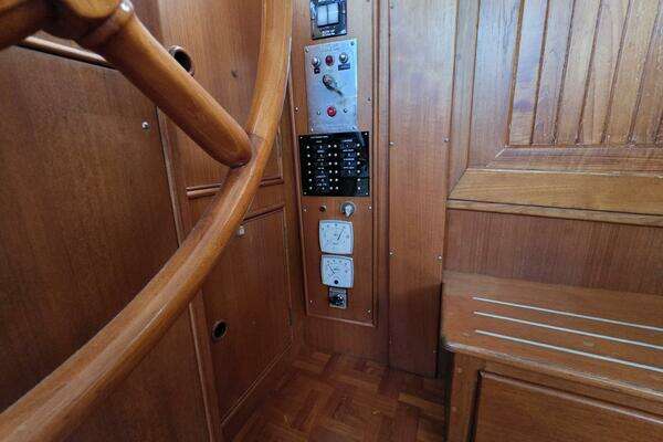 Grand Banks 42 Classic Yacht For Sale
