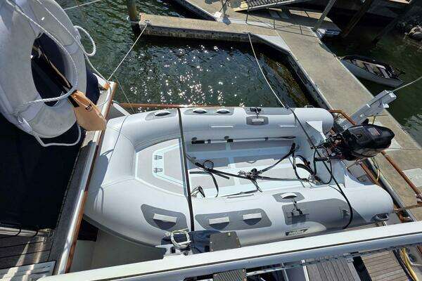 Grand Banks 42 Classic Yacht For Sale