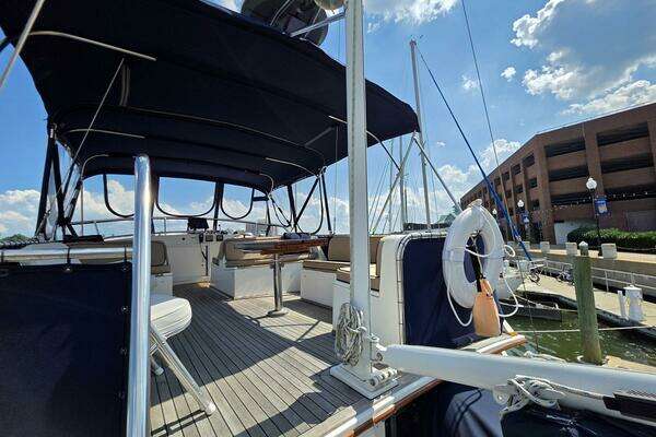 Grand Banks 42 Classic Yacht For Sale