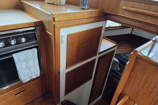 Grand Banks 42 Classic Yacht For Sale