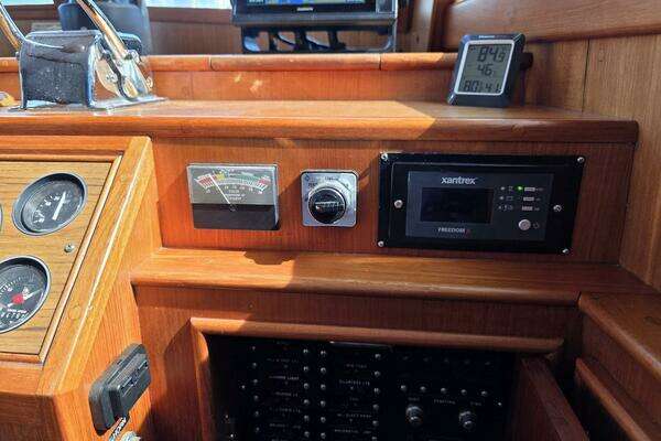 Grand Banks 42 Classic Yacht For Sale