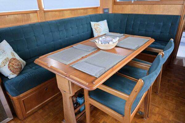 Grand Banks 42 Classic Yacht For Sale