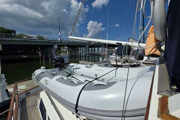 Grand Banks 42 Classic Yacht For Sale