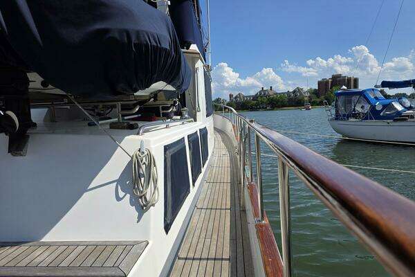 Grand Banks 42 Classic Yacht For Sale