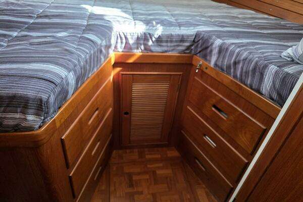 Grand Banks 42 Classic Yacht For Sale