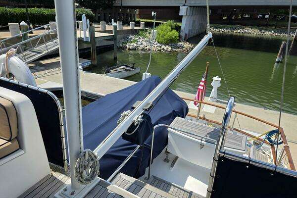 Grand Banks 42 Classic Yacht For Sale