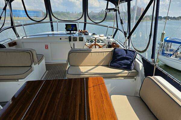 Grand Banks 42 Classic Yacht For Sale