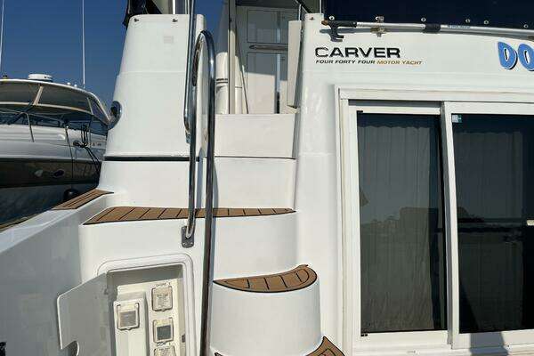 Carver 444 Cockpit Motor Yacht Yacht For Sale