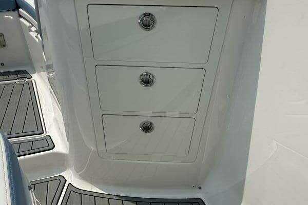 Robalo R360 Yacht For Sale