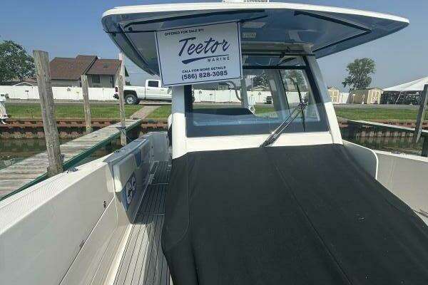 Robalo R360 Yacht For Sale