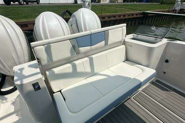 Robalo R360 Yacht For Sale
