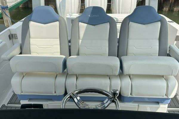 Robalo R360 Yacht For Sale