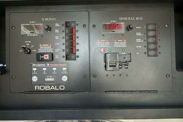 Robalo R360 Yacht For Sale