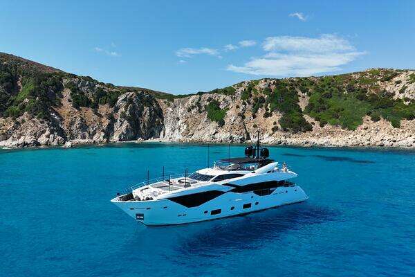 115-ft-Sunseeker-2016-116 Yacht-SURVIVOR 2-Cannes France yacht for sale