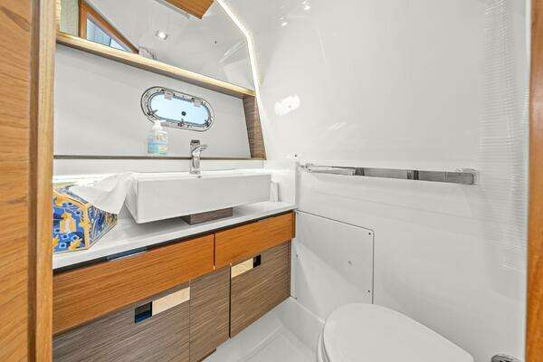 Tiara Yachts 38 LS Yacht For Sale
