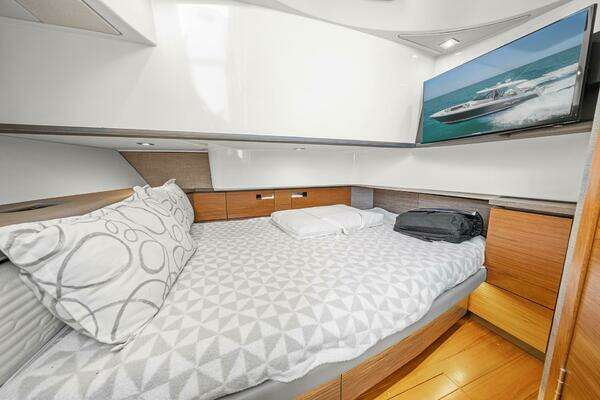 Tiara Yachts 38 LS Yacht For Sale