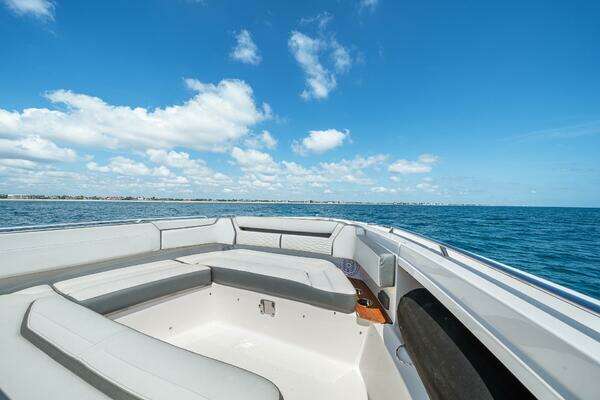 Tiara Yachts 38 LS Yacht For Sale