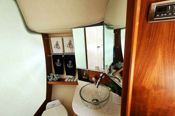 Tiara Yachts 4300 Sovran Yacht For Sale