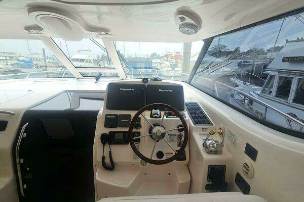 Tiara Yachts 4300 Sovran Yacht For Sale