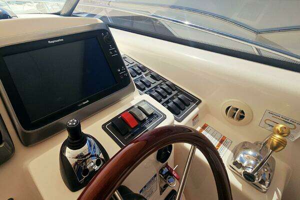 Tiara Yachts 4300 Sovran Yacht For Sale