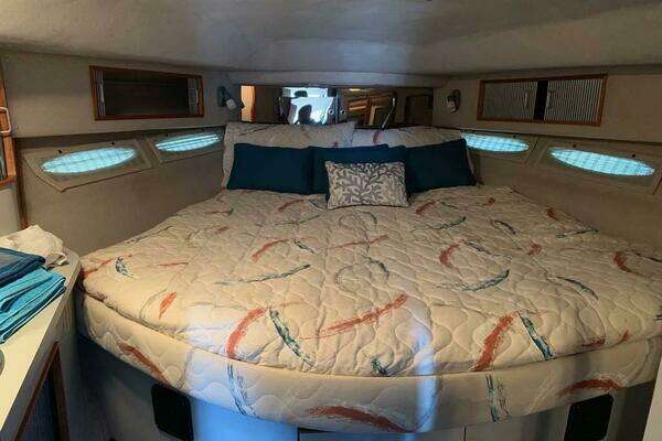 Photo of the 1989 Sea Ray 390 Express "Double Eagle"