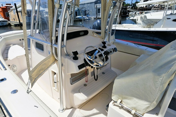 2011 Grady-White 30