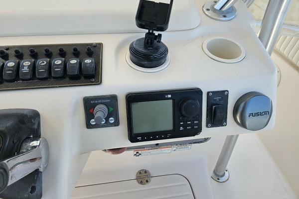 2011 Grady-White 30