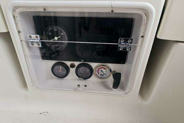 Photo of the 2004 Jeanneau 