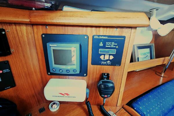 37ft Jeanneau Yacht For Sale 37ft Jeanneau Yacht For Sale