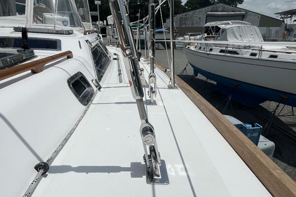 Elouise 54ft Hylas Yacht For Sale Elouise 54ft Hylas Yacht For Sale
