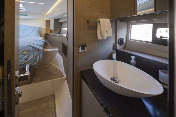 Prestige 460 Yacht For Sale