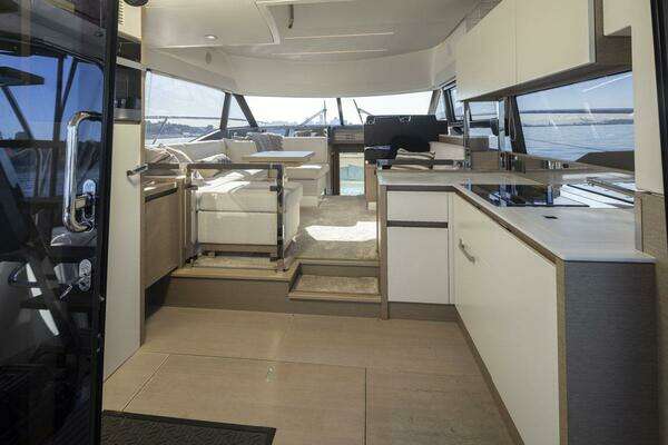 Prestige 460 Yacht For Sale