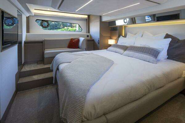 Prestige 460 Yacht For Sale