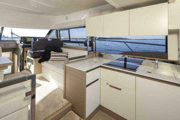 Prestige 460 Yacht For Sale