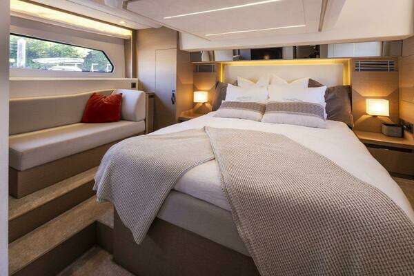 Prestige 460 Yacht For Sale