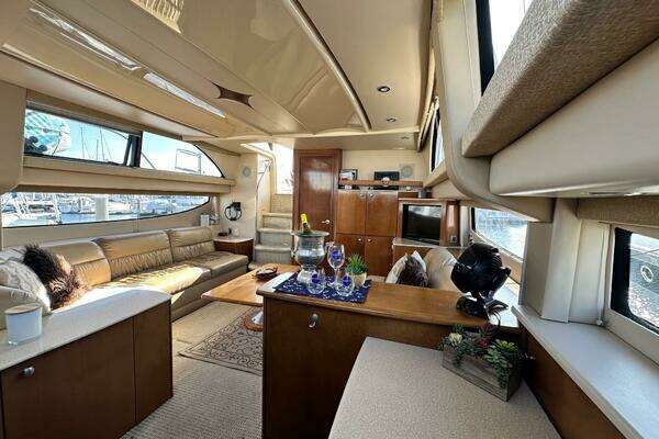 Meridian 368 Yacht For Sale