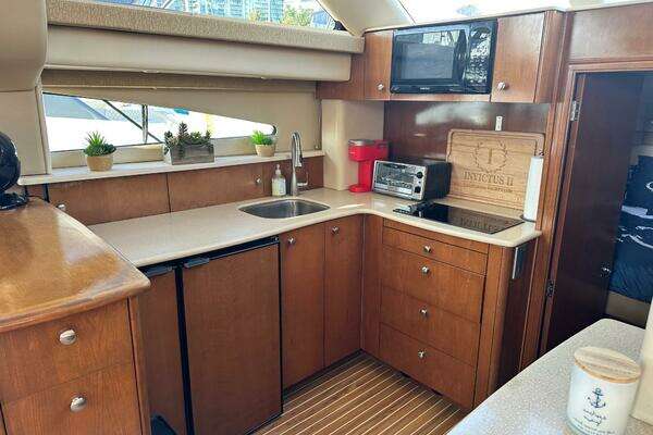 Meridian 368 Yacht For Sale