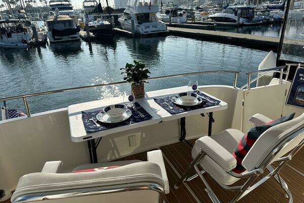 Meridian 368 Yacht For Sale