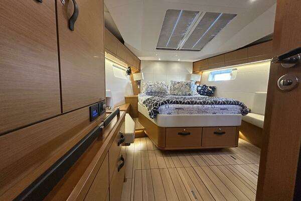 Jeanneau 54 Yacht For Sale