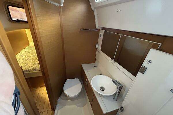 Jeanneau 54 Yacht For Sale
