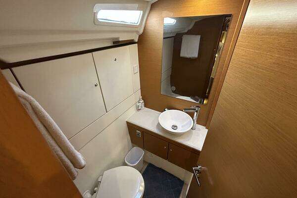 Jeanneau 54 Yacht For Sale