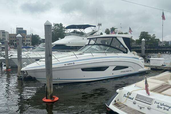 33-ft-Regal-2019-33 XO- Red Bank New Jersey United States  yacht for sale