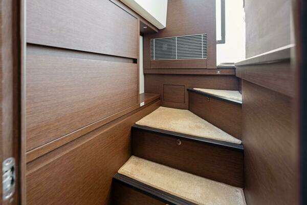 Prestige 520 Flybridge Yacht For Sale