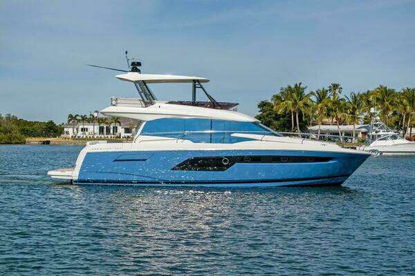 Prestige 520 Flybridge Yacht For Sale