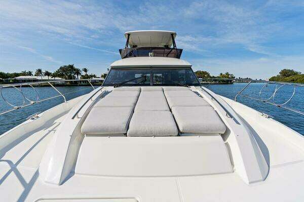 Prestige 520 Flybridge Yacht For Sale