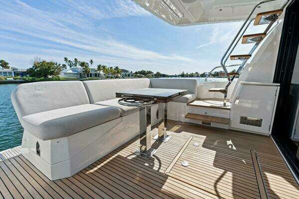 Prestige 520 Flybridge Yacht For Sale