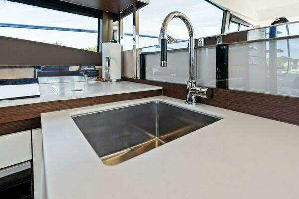 Prestige 520 Flybridge Yacht For Sale