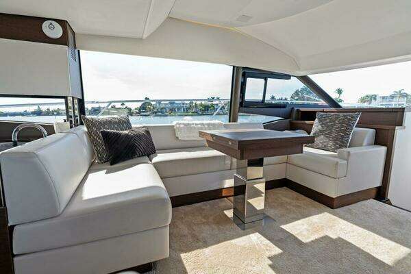 Prestige 520 Flybridge Yacht For Sale