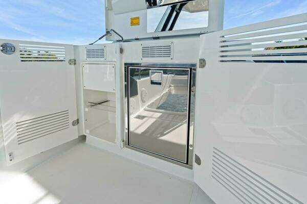 Prestige 520 Flybridge Yacht For Sale
